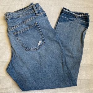 Universal Thread High Waist Straight Ankle Jean